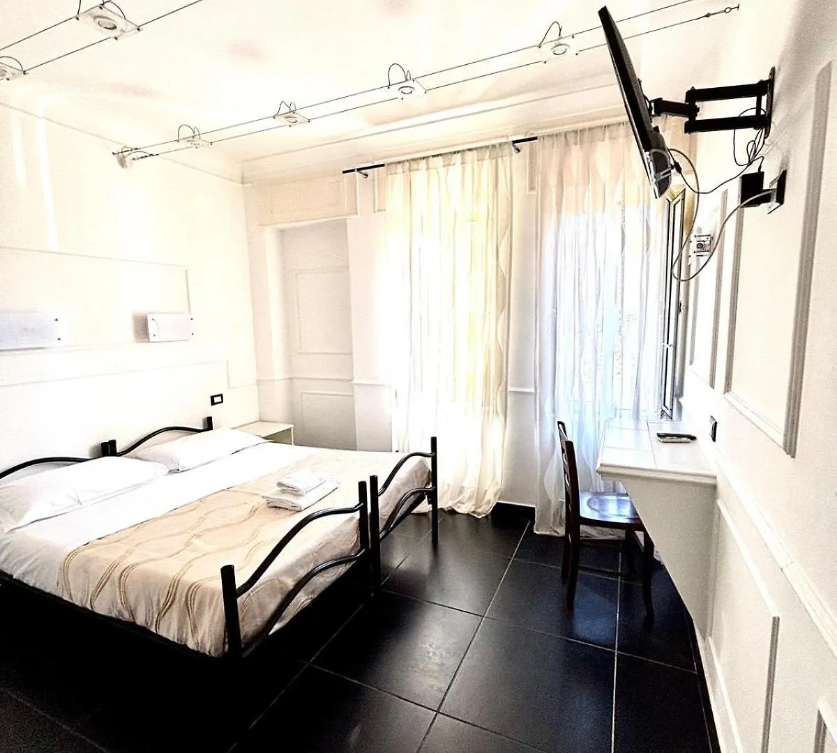 Hostel Palace Roma